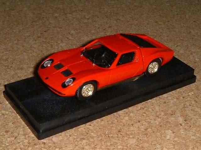 �����{���M�[�j�~�E���r�u